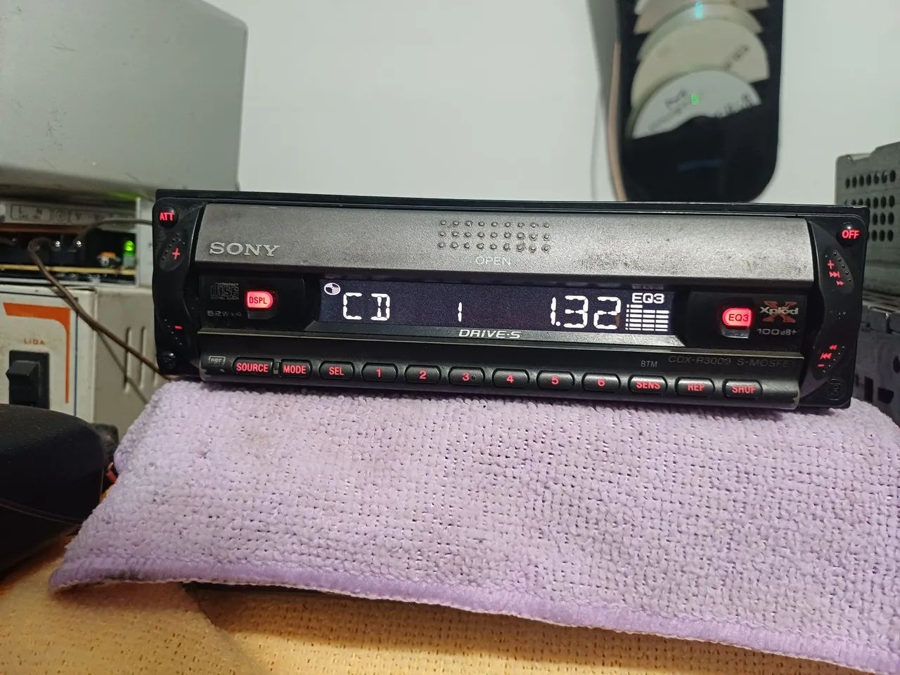 Sony cdx R3000 ( NÃO TEM USB NEM BLUETOOTH) - Foto 3