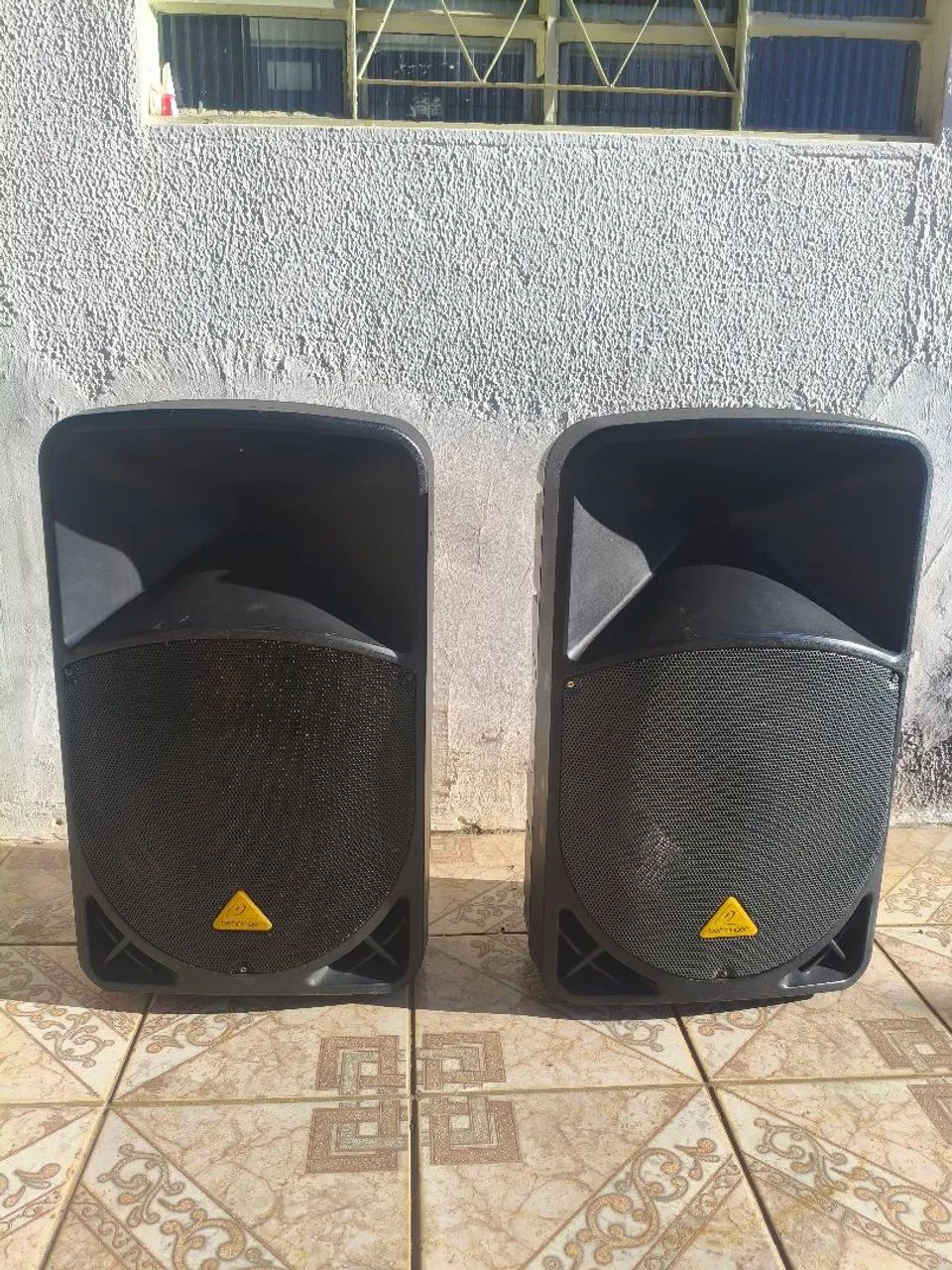 Caixas de som behringer b115d Ativa Passiva