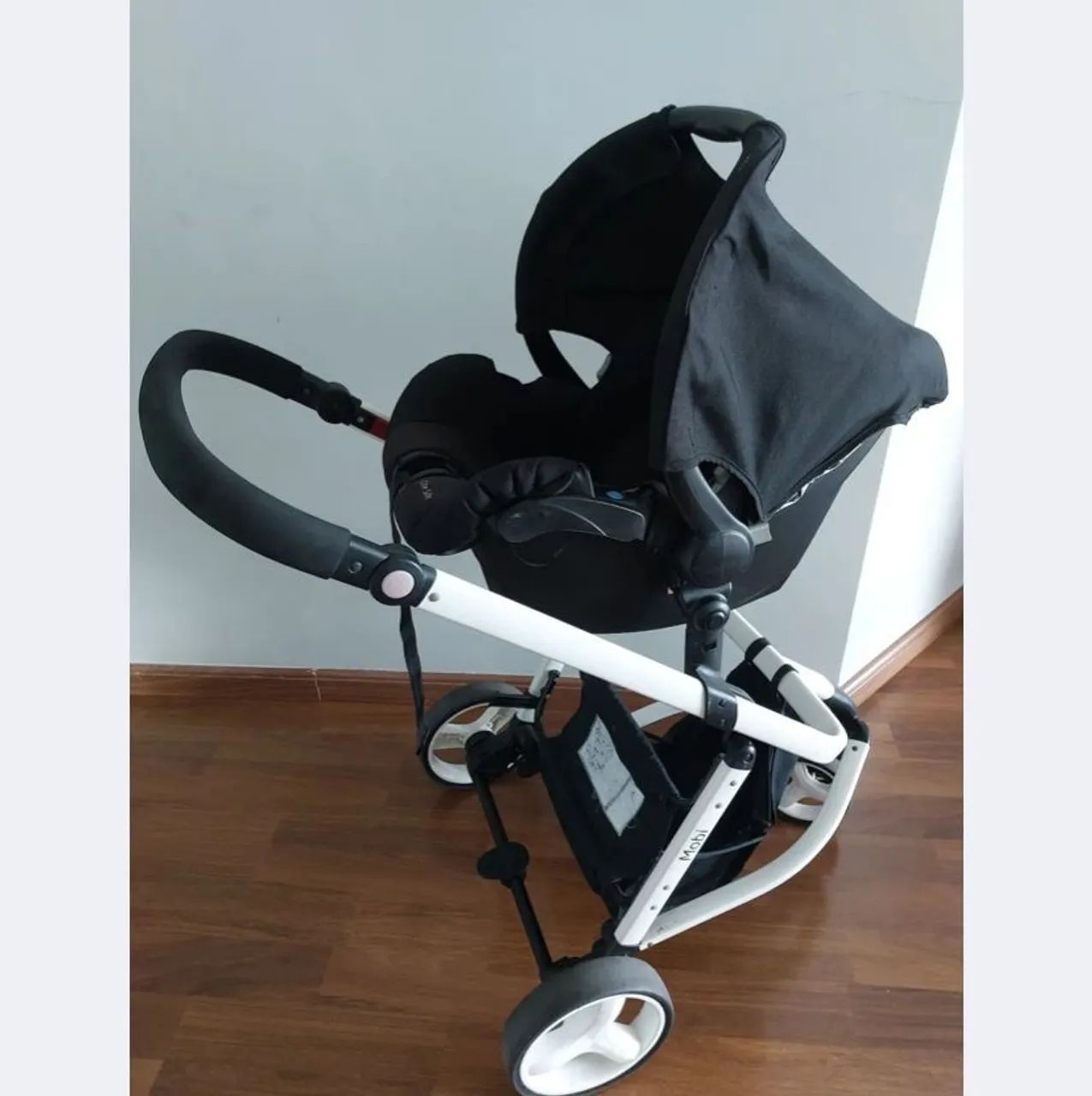 Carrinho de bebê e cadeirinha - Foto 4
