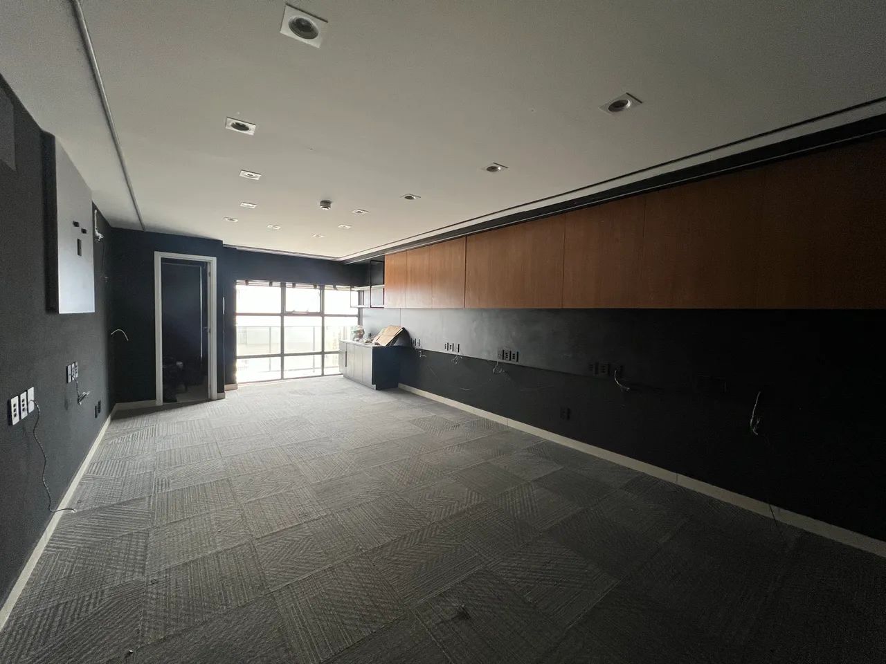 ALUGO Belíssima Sala Comercial no Manhatthan com 34m² no bairro do Tirol - Natal - RN. - Foto 2