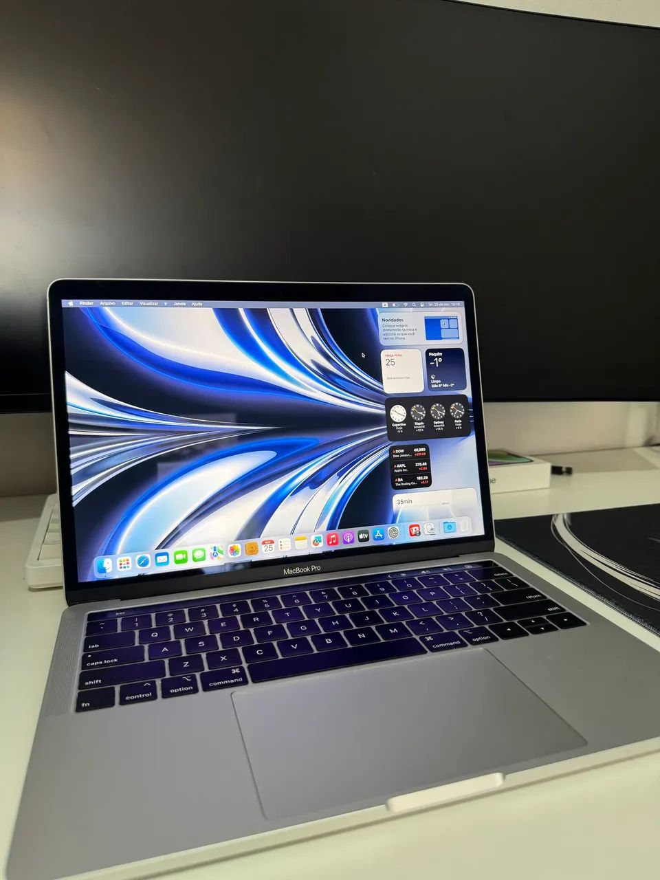 MacBook Pro 2019 TouchBar