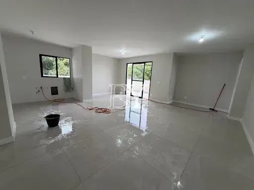 Cobertura Reformada com 3 Dormitórios no João Paulo - Florianópolis - SC - Foto 5