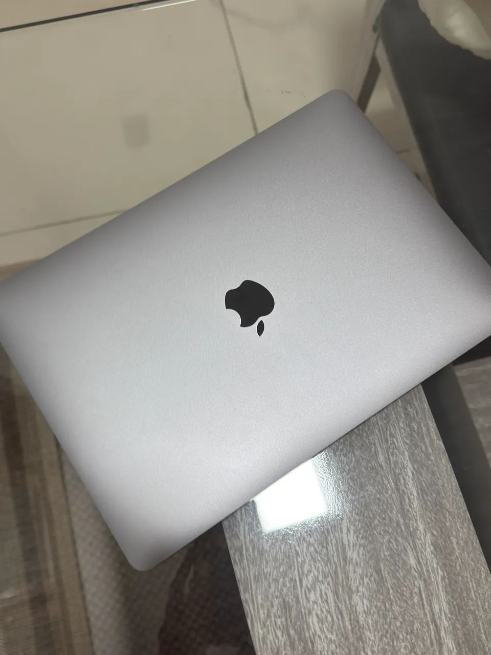 MacBook Pro 13" (2022) ? Chip M2 / 512GB SSD / Touch Bar - Foto 3