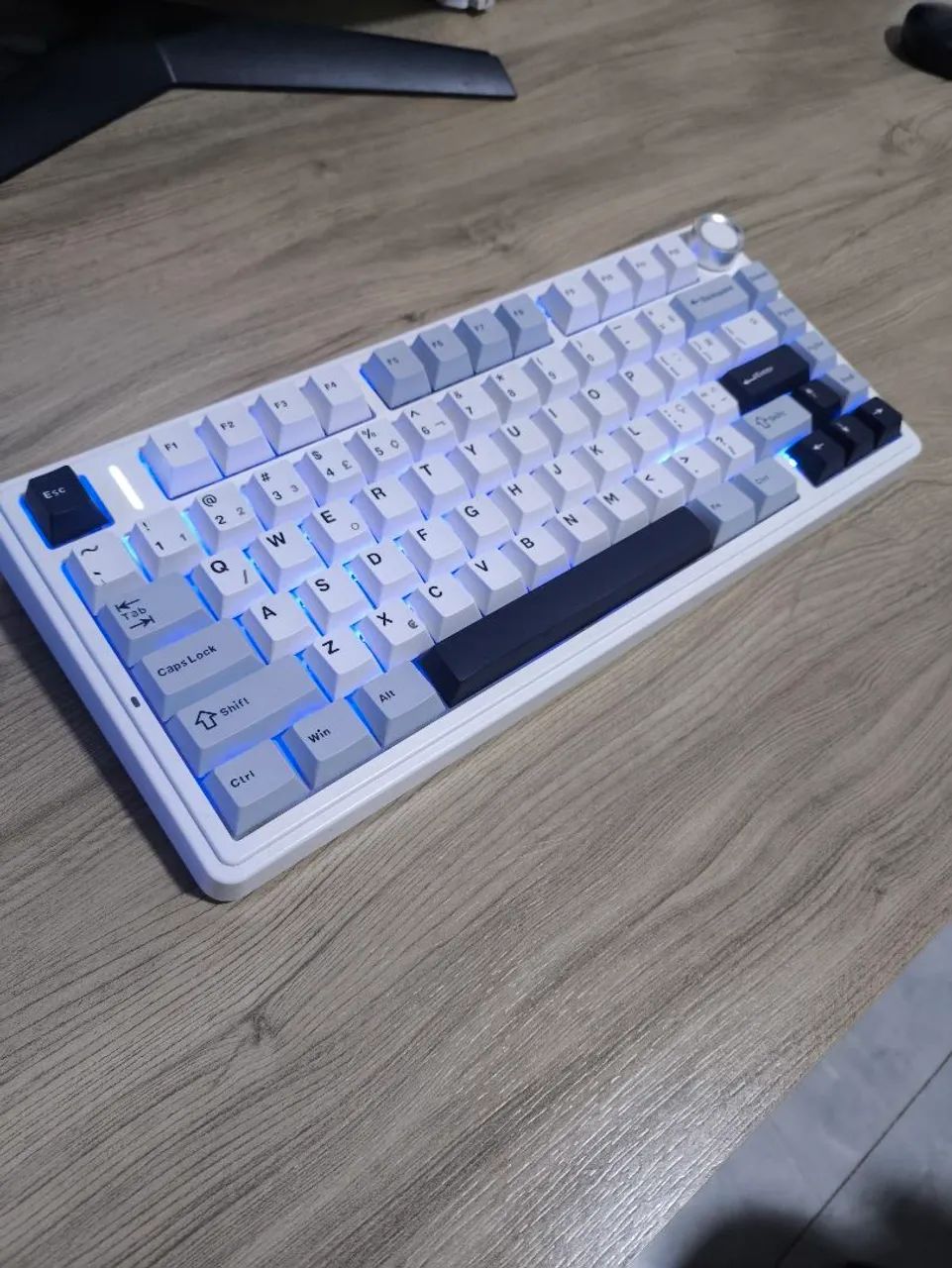 Teclado aula f75