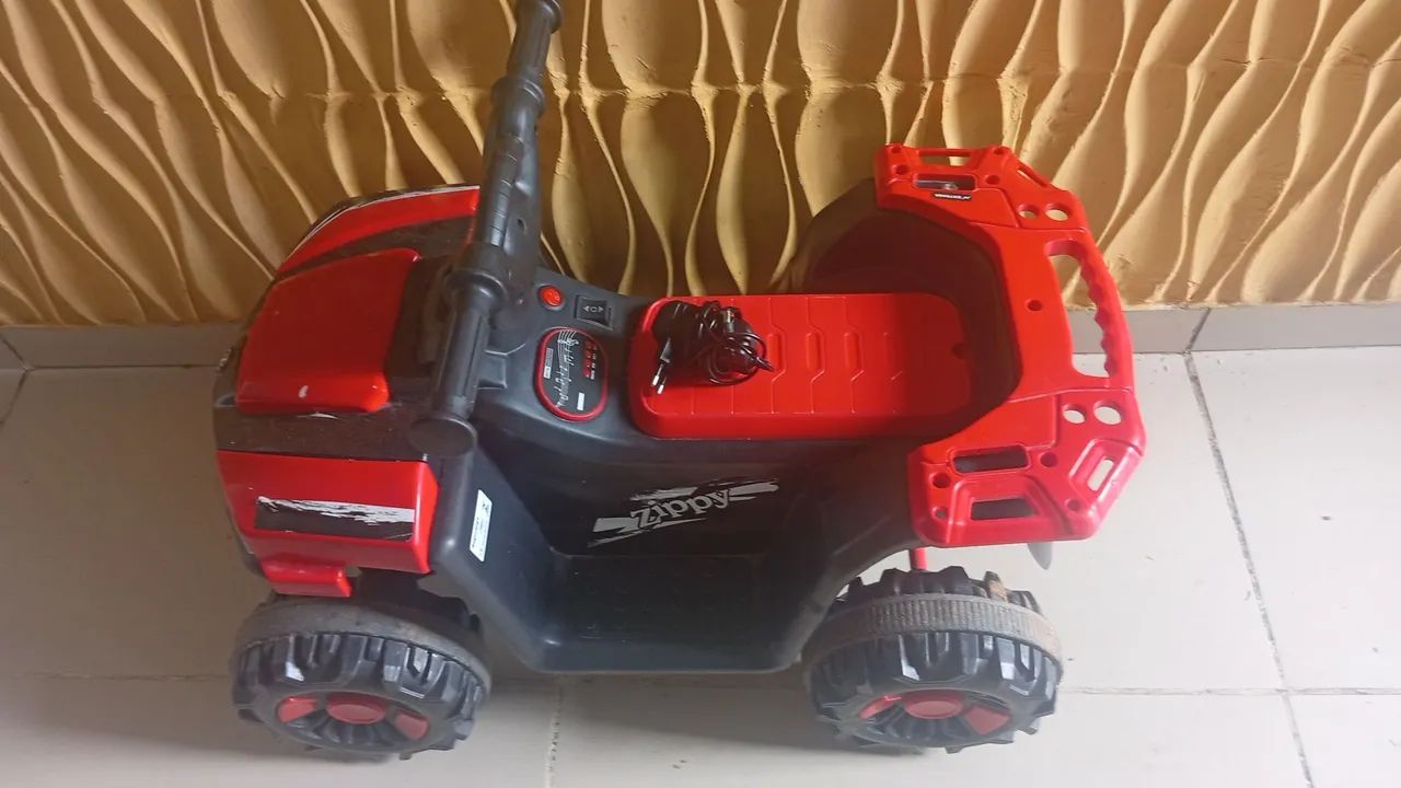 Quadriciclo elétrico 