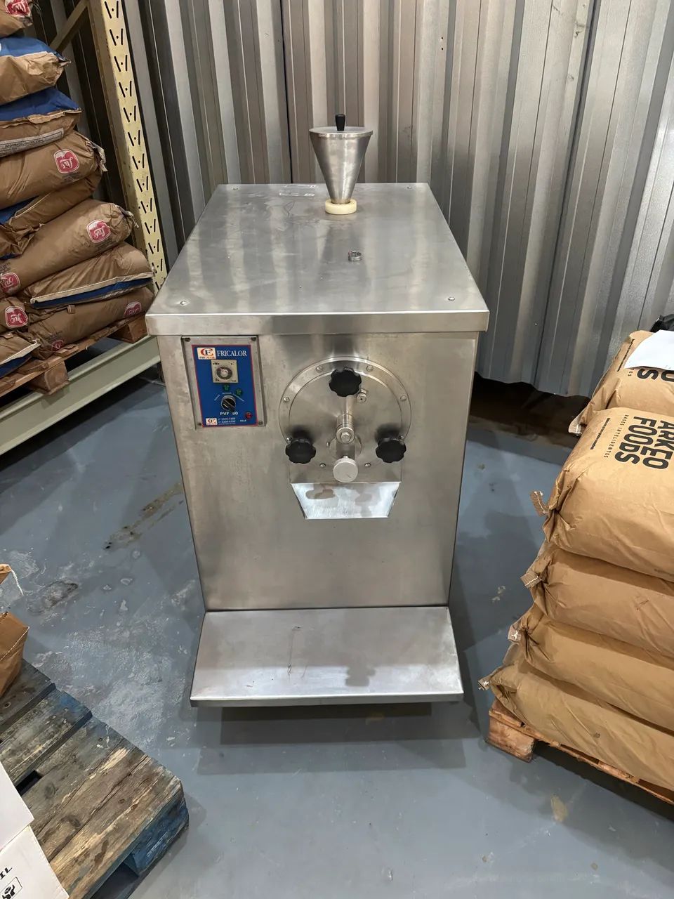Máquina sorvete e açaí 100/120 litros hora 