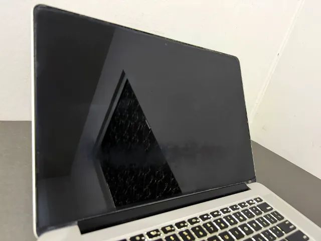 MacBook Pro Retina 15 / i7 / 16GB / SSD 500GB / Excelente