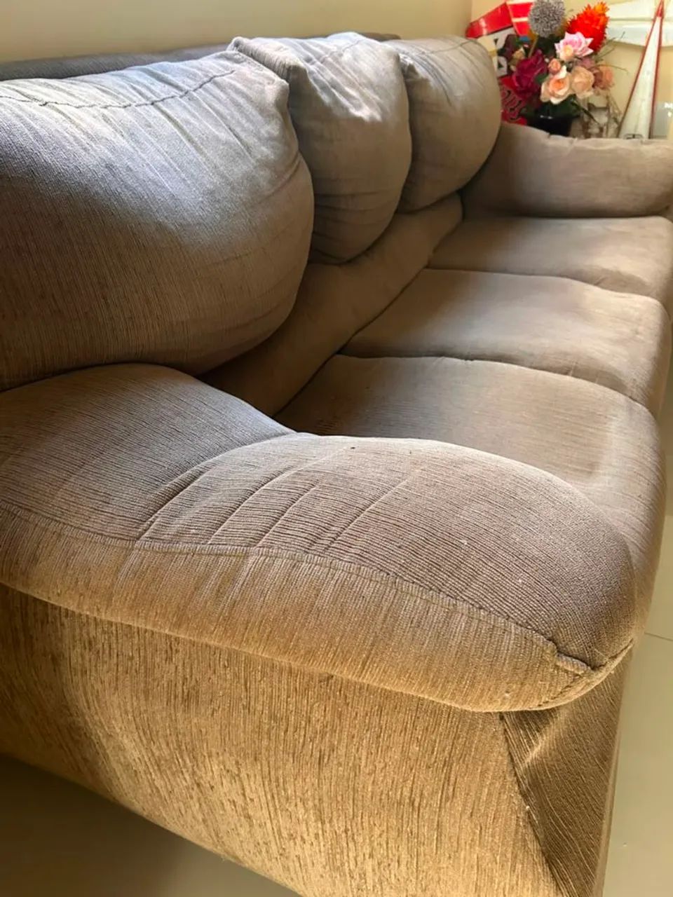 Conjunto de Sofás 2 e 3 Lugares Marrom - Usados (R$350 os dois) - Foto 2