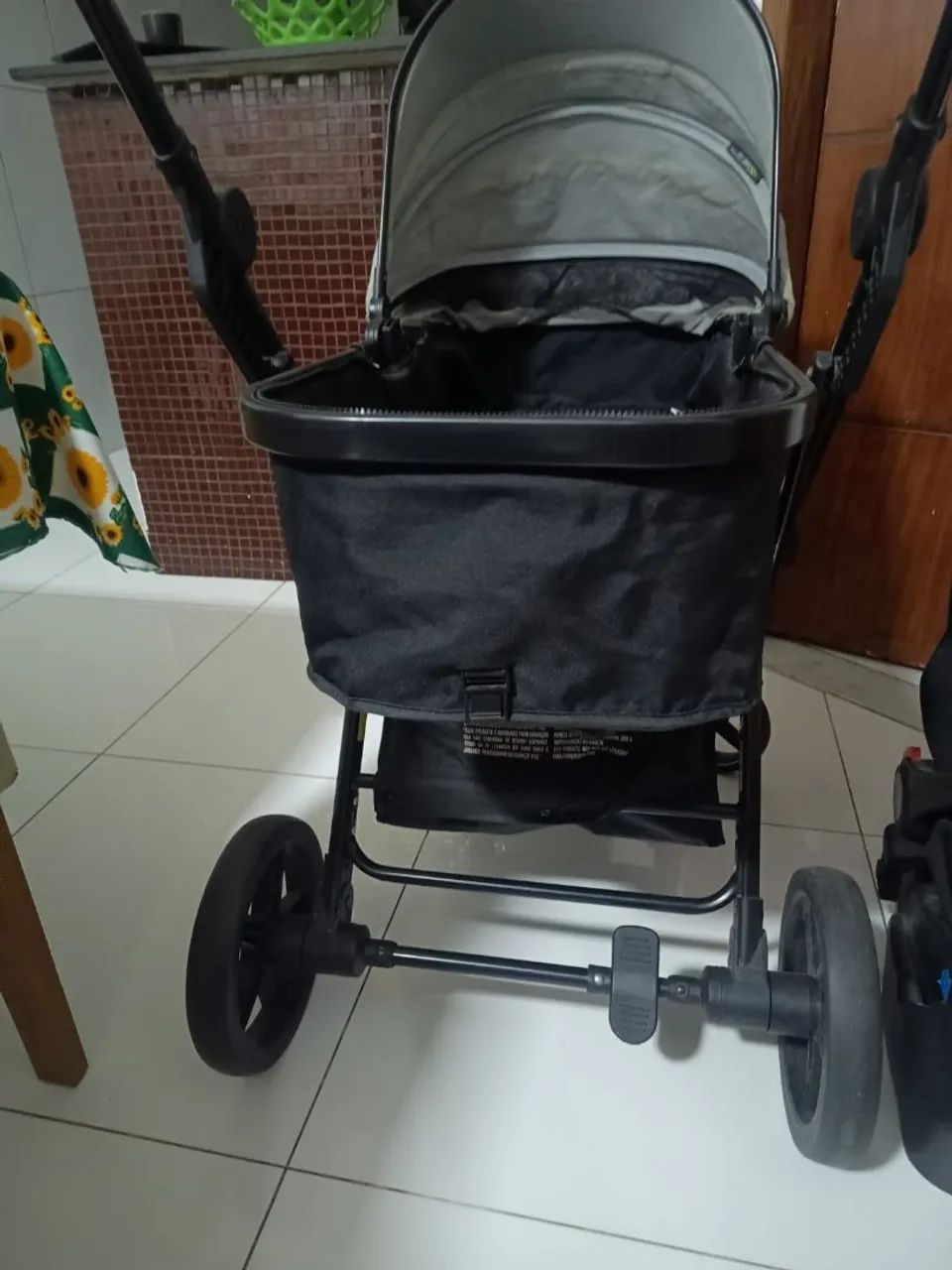 Carrinho de bebê e bebê conforto  - Foto 2