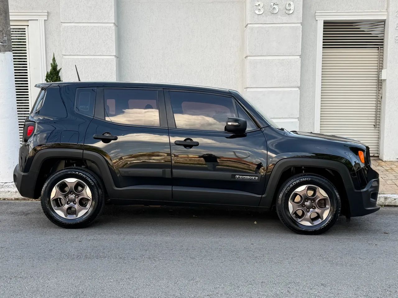 Jeep Renegade Sport 1.8 4x2 Flex 16V Mec., foto 7 de 14