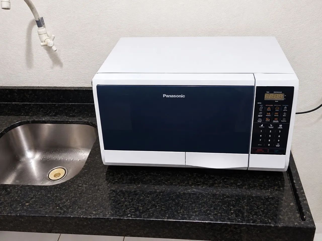 Micro-ondas Panasonic 30 litros funcionando perfeitamente