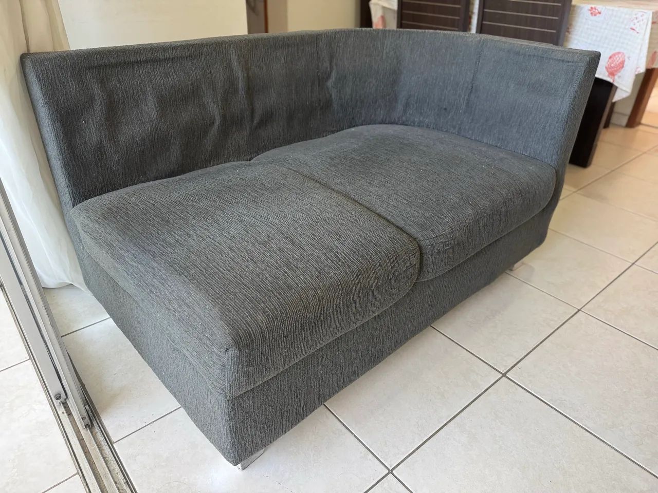 Sofá 2 lugares cinza chumbo ? ótimo estado - Foto 2