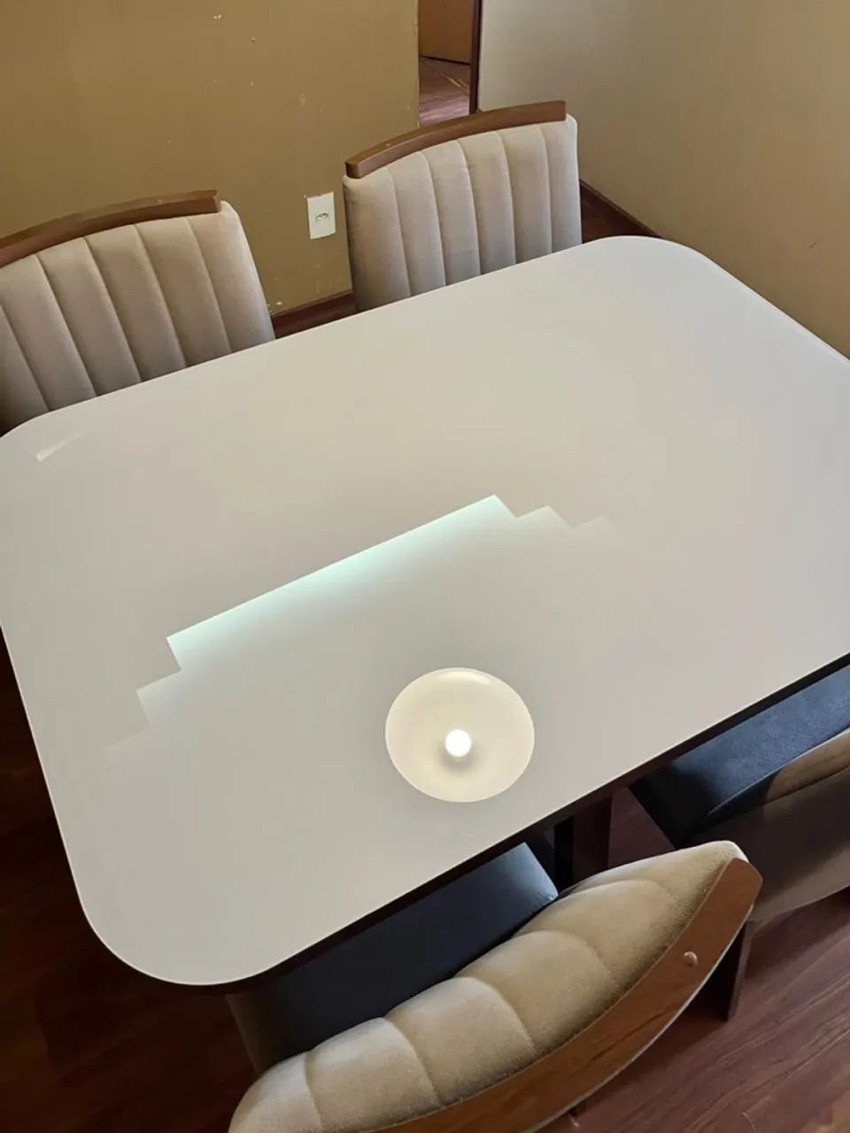 Mesa de Jantar com Cadeiras Estofadas  - Foto 2