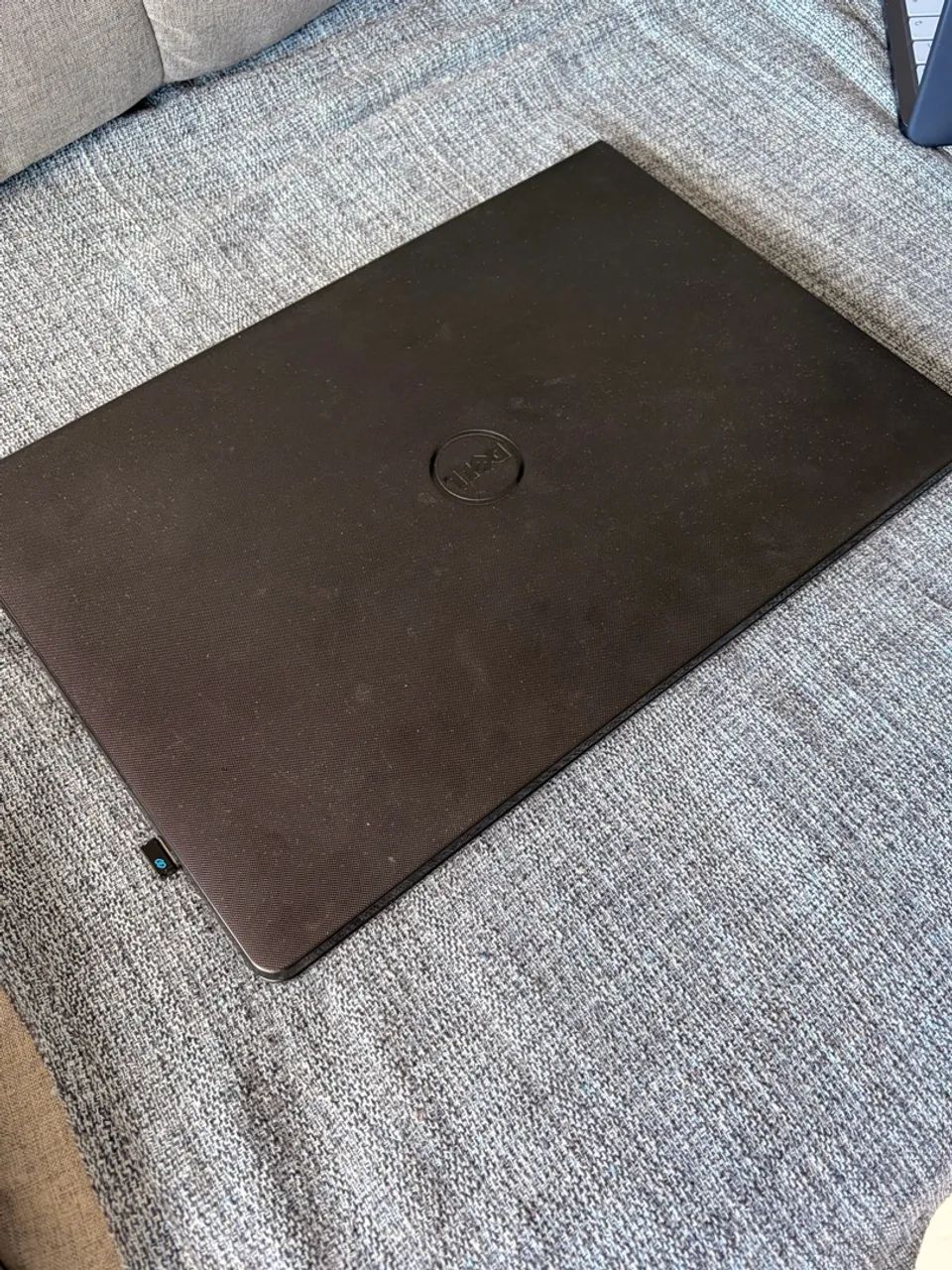 Noteebook dell I5 4GB RAM e SSD de 465 GB utilizaveis