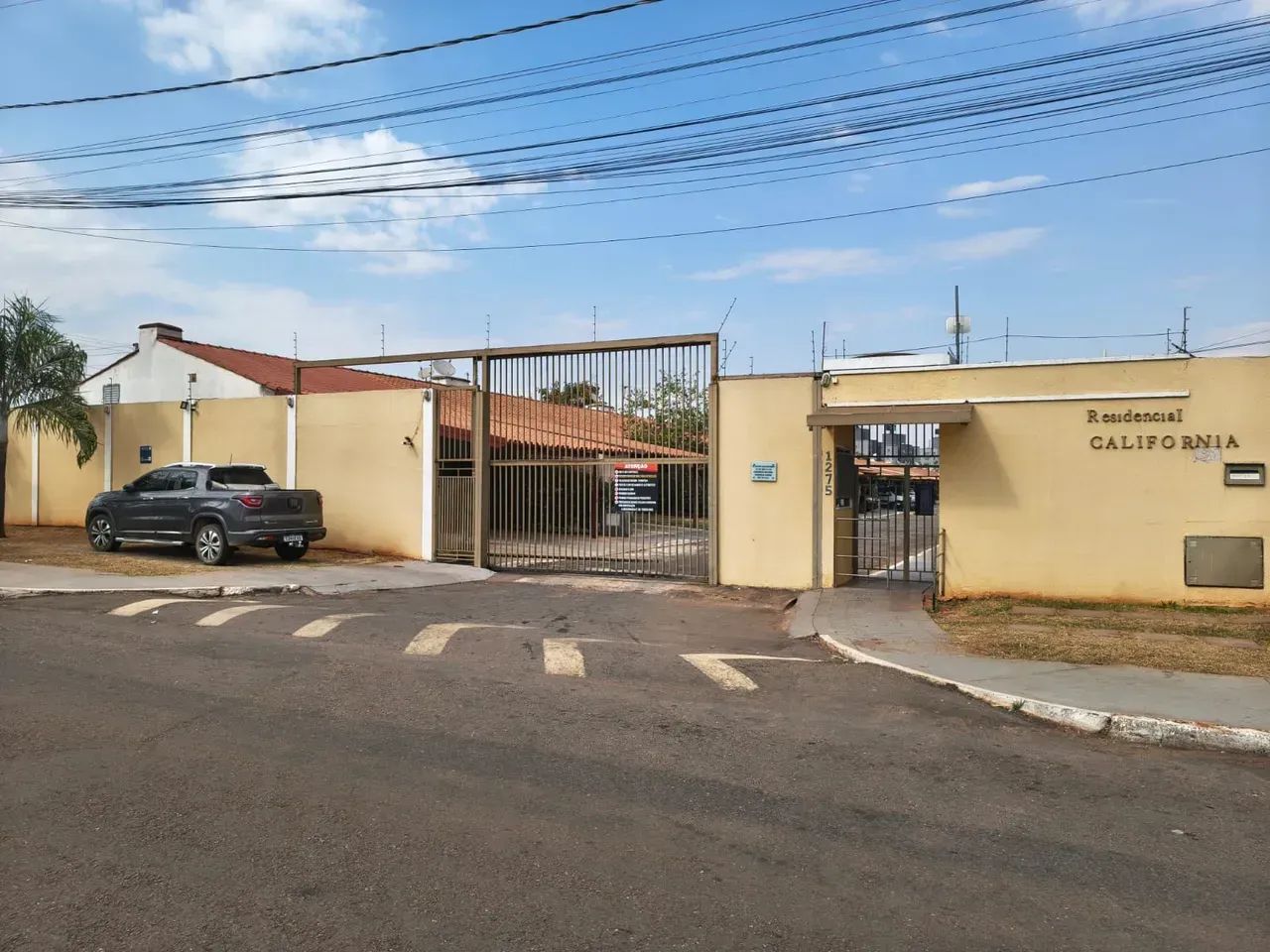 casa 2/4 montada ( condomínio Califórnia),