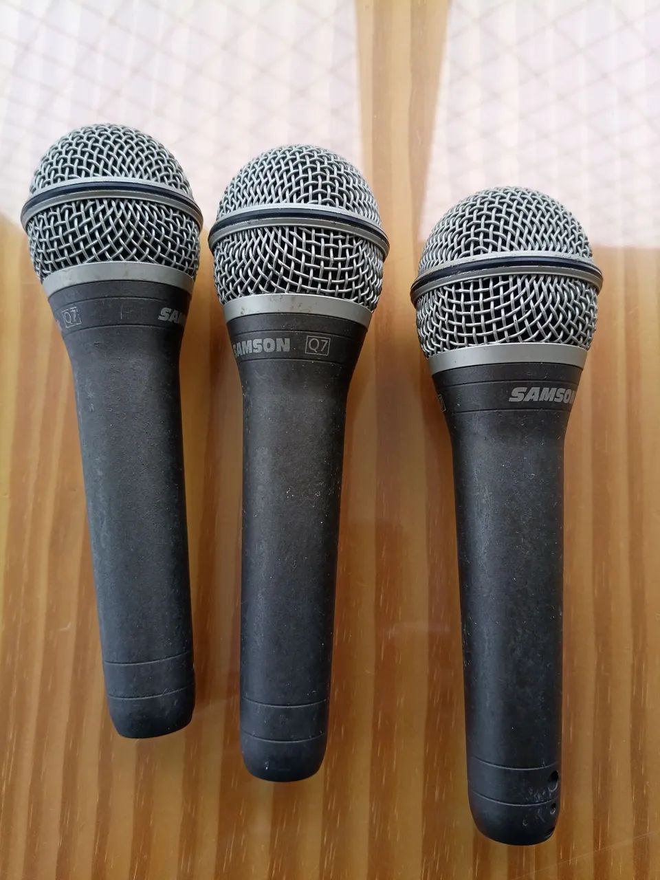 3 microfones Samson Q7