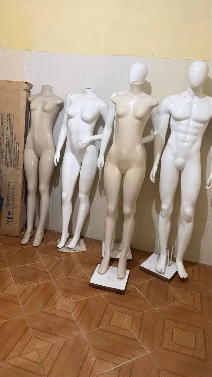 Vendo manequins em ótimo estado de conservação 