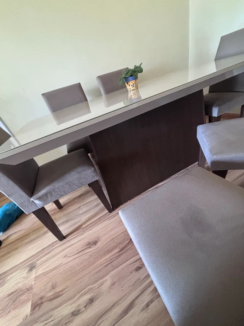Mesa 6 lugares com cadeiras