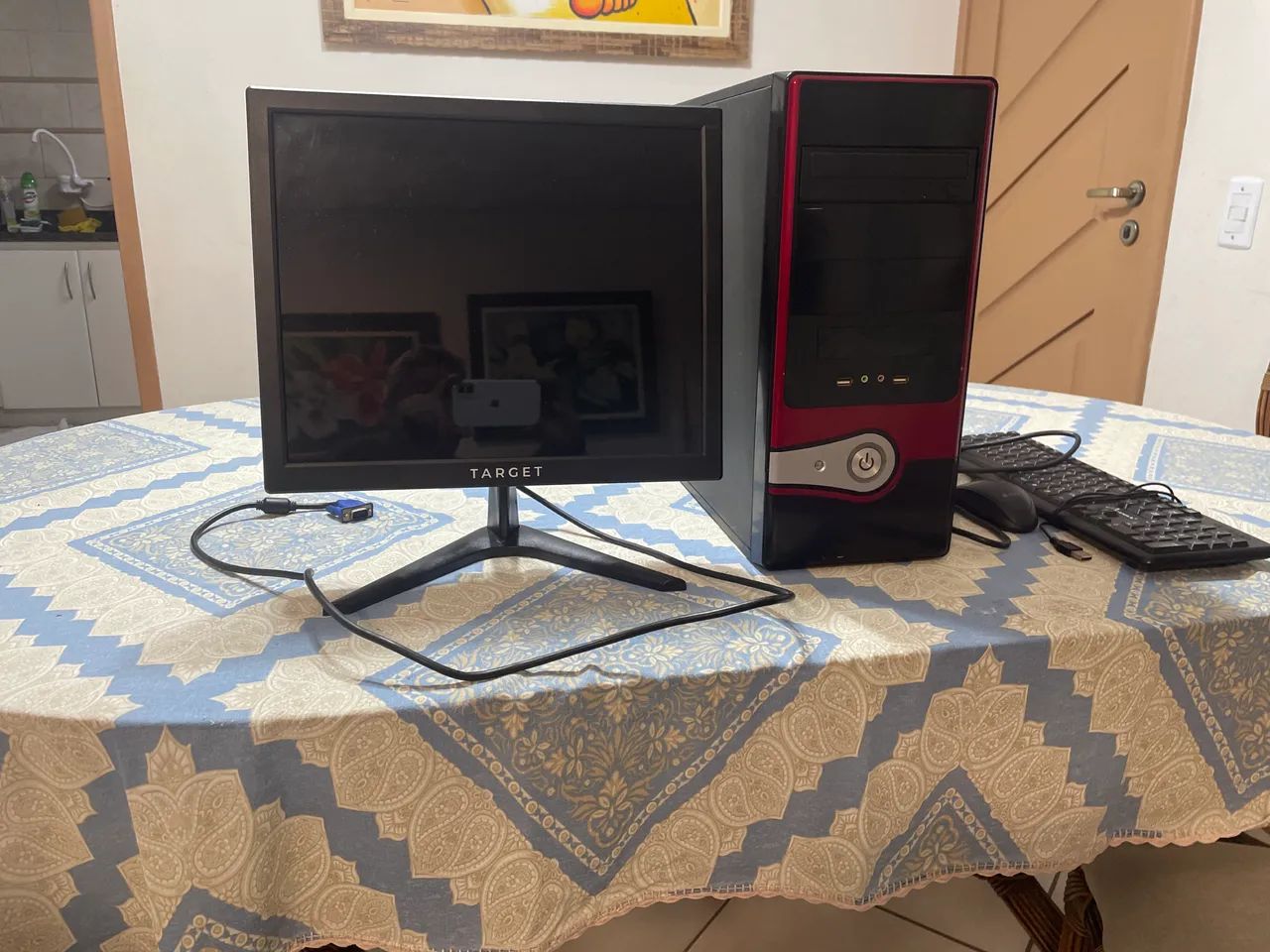 Desktop completo com monitor novo