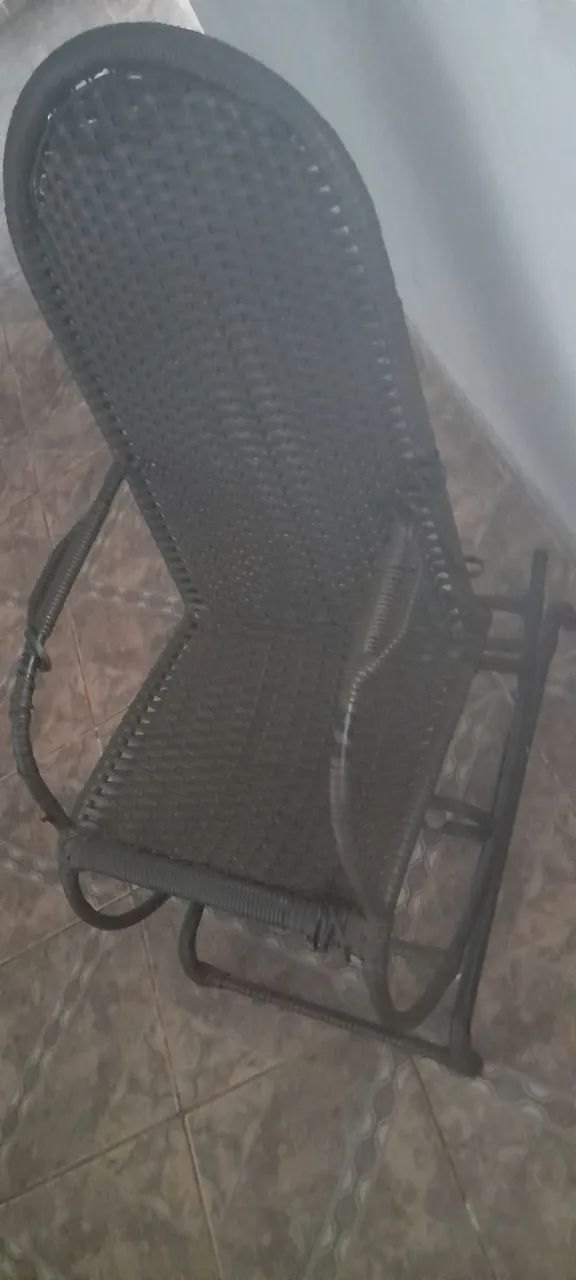 Vende se uma cadeira de balanço  - Foto 2