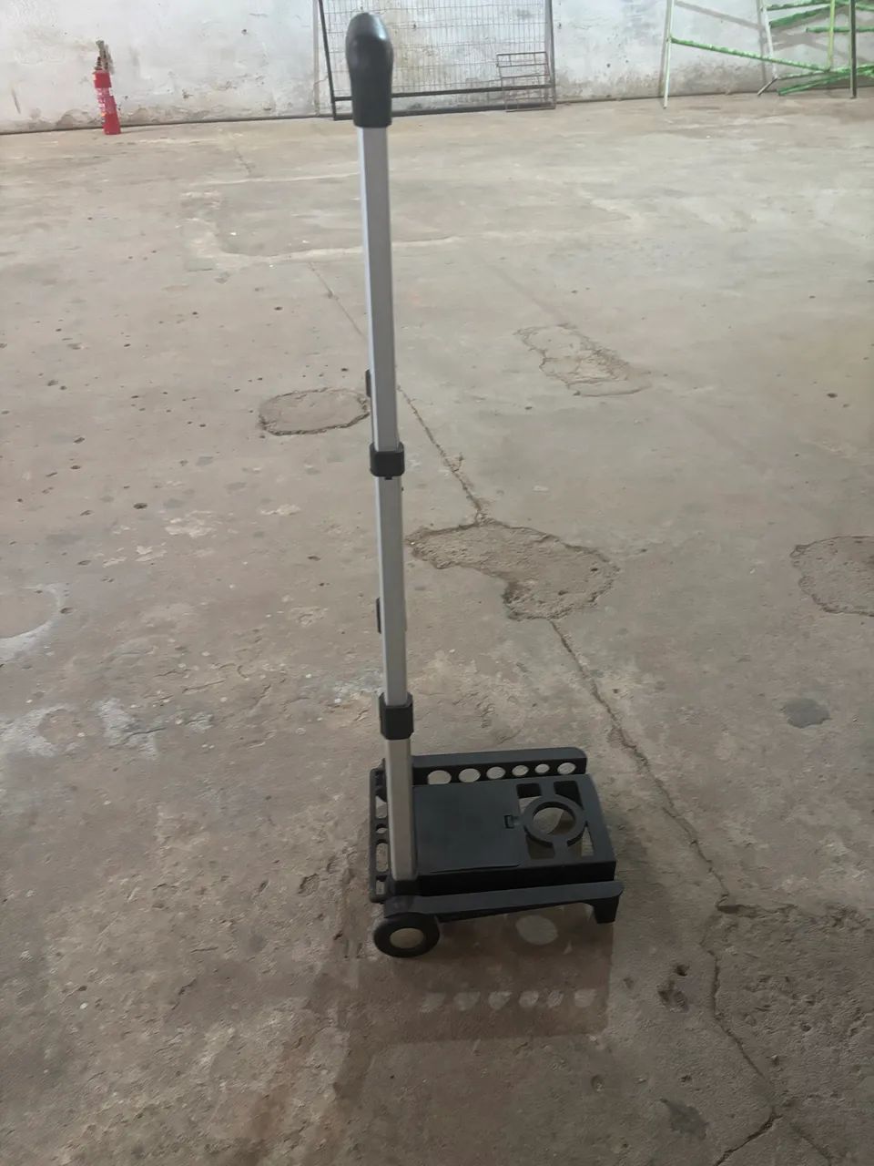Carrinho de transporte Dobrável - prático e resistente ( sem o elástico) - Foto 5