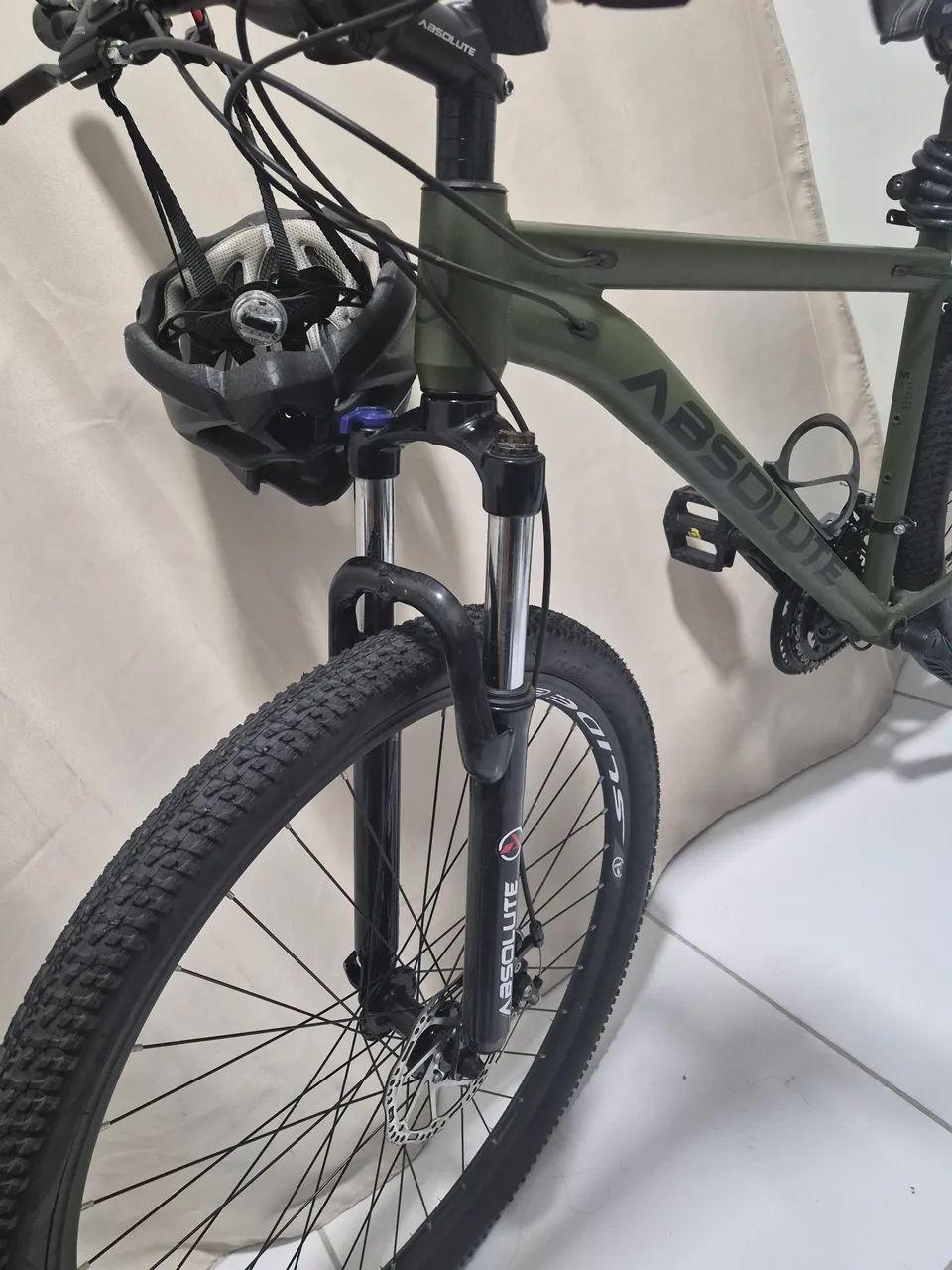 Bicicleta Absolute Nero 5 + Capacete  - Foto 2