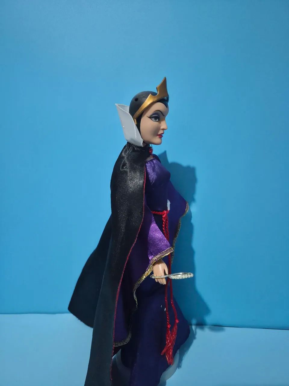 Boneca Rainha Má vilã Disney Branca de Neve - Foto 4