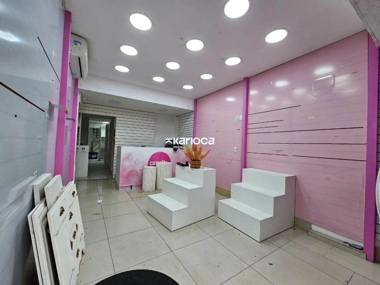 Loja Comercial com 74m² e mezanino - Estrada Adhemar Bebiano em Del Castilho!