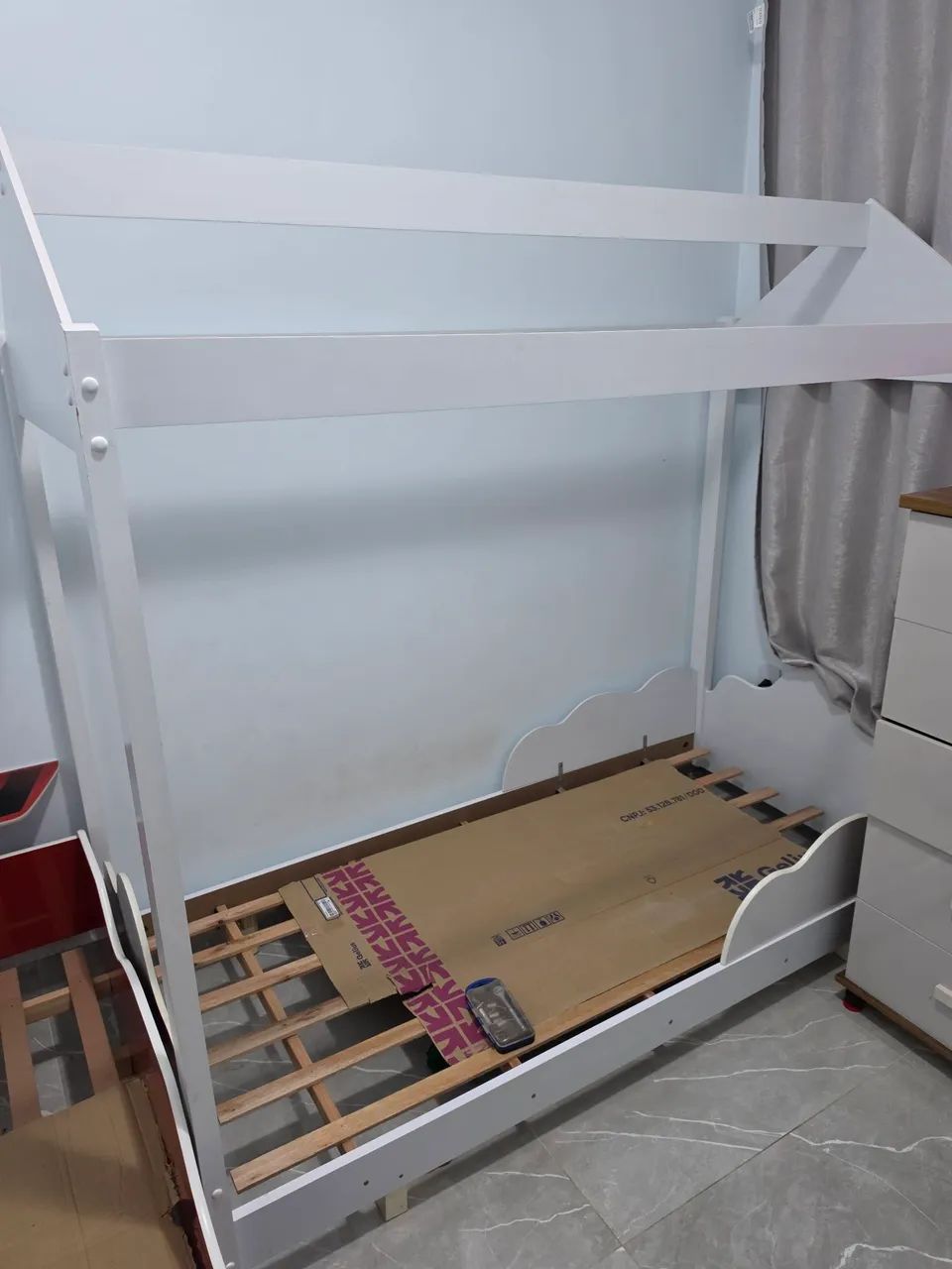 Vendo duas camas solteiro infantil 