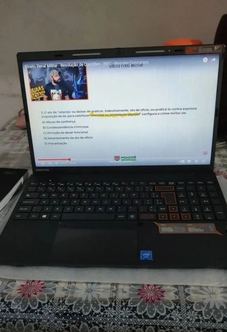 Notebook seminovo, 1 ano e pouco de uso, sem nenhum arranhão  - Foto 4