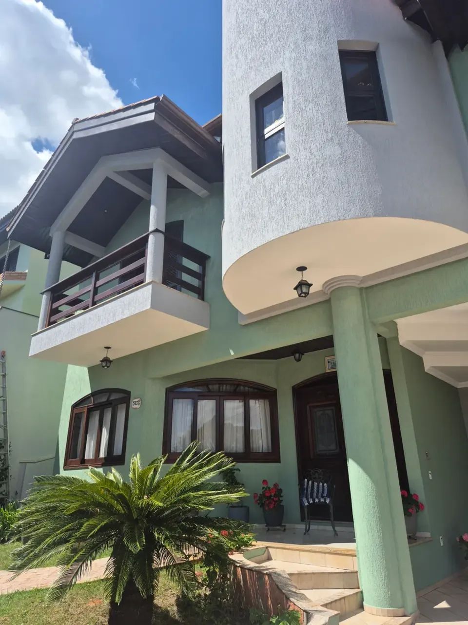 Casa para venda tem 402 metros quadrados com 4 quartos - Foto 2