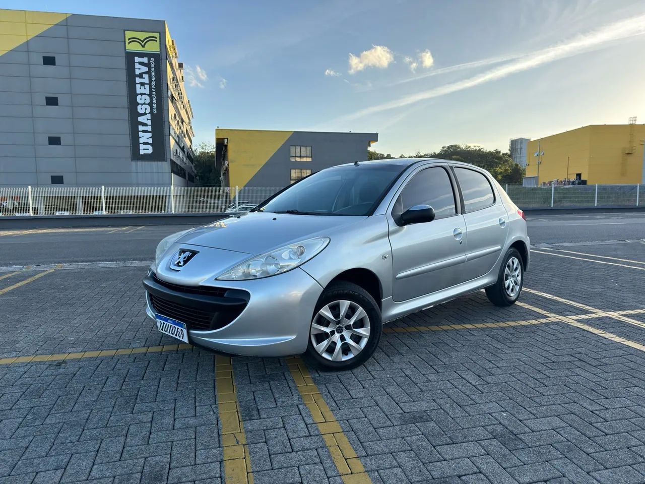 Peugeot 207 207 XR Sport 1.4 Flex 8V 5p 2013