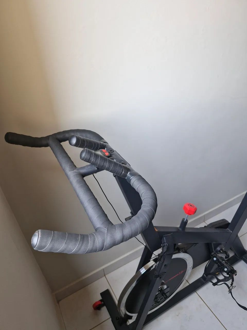 Bicicleta spinning - Domyos 100 - Foto 4
