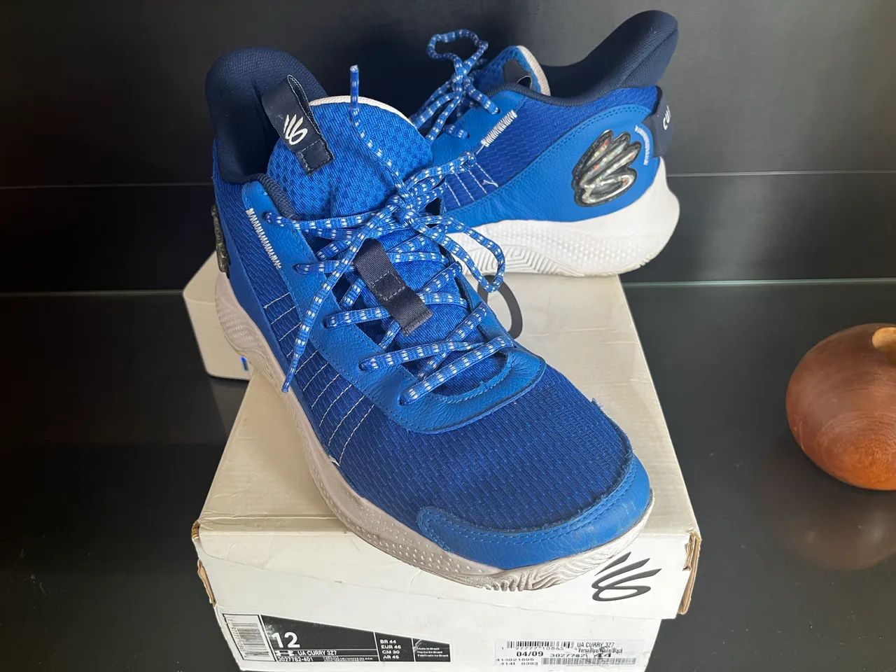 Tênis UA curry 3Z7 de quadra tamanho 44 azul - Calçados Esportivos