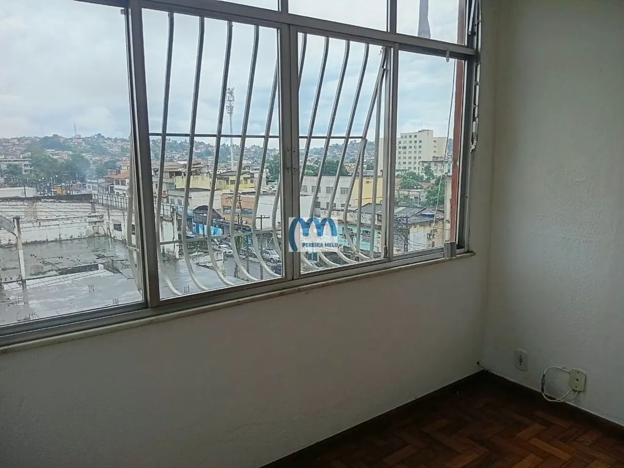 APARTAMENTO DE 2 QUARTOS COM GARAGEM
