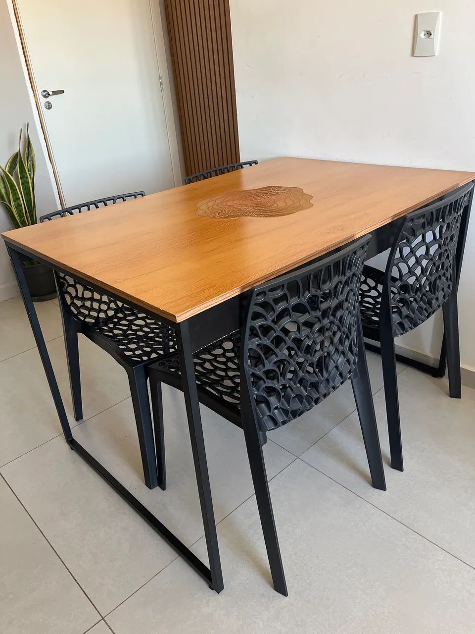 Mesa e cadeiras - Foto 2