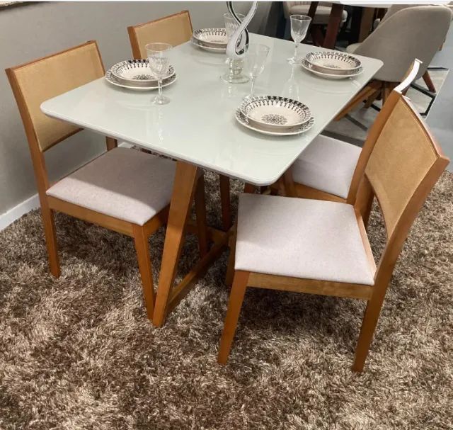 Mesa de jantar 4 cadeiras tampo de vidro