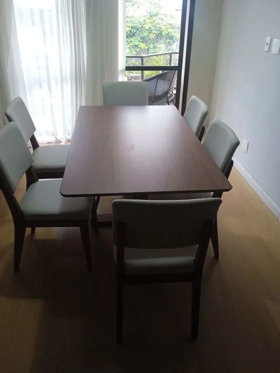 Mesa de jantar com 6 cadeiras