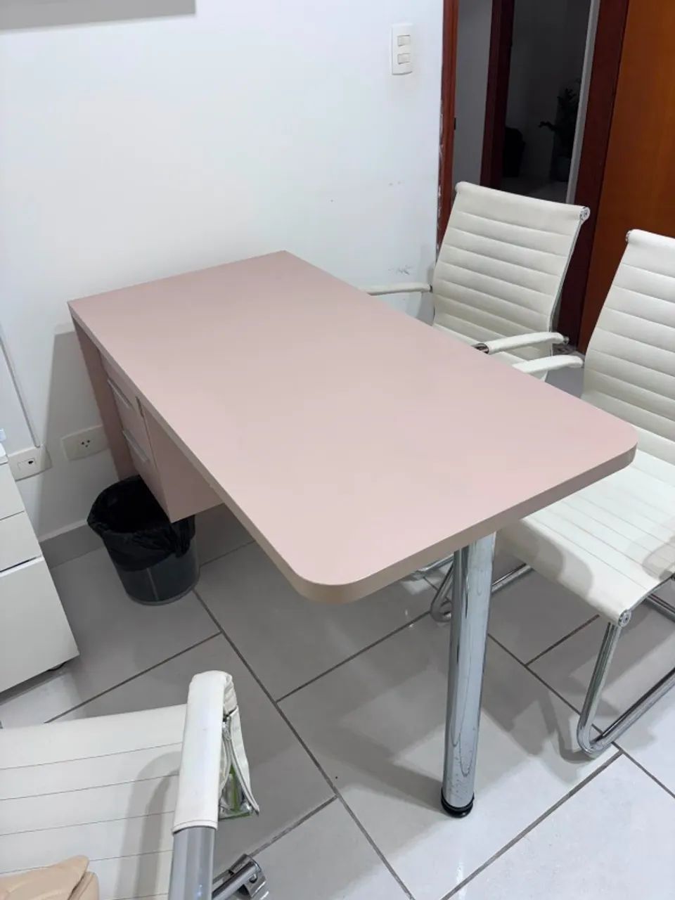 Mesa para Consultório/Escritório MDF 1,20m com Gaveteiro - Excelente Estado - Foto 5