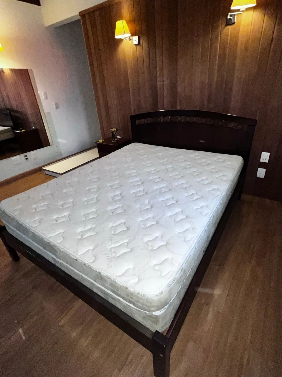 Cama de casal em madeira maciça - Foto 2