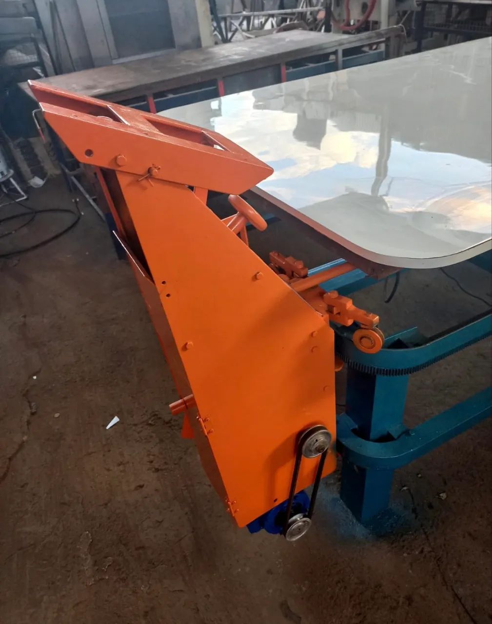 Máquina para fechar colchão