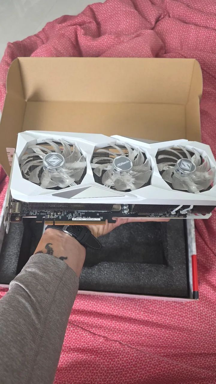 Placa de Vídeo ASRock RX 7900 GRE Steel Legend 16GB | Seminova na Caixa - Foto 4