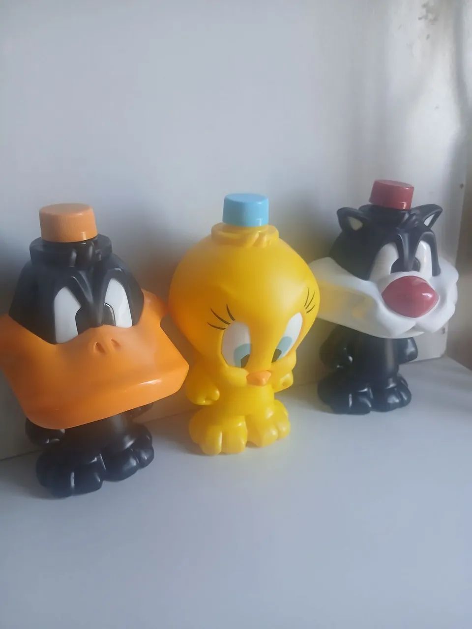 Garrafas decorativas dos Looney tunes do Giraffas  - Foto 2
