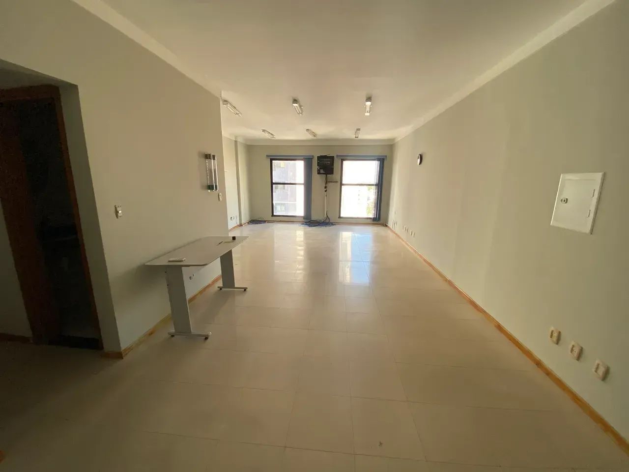 Sala Comercial | Espaçosa | Andar Alto | Nascente - Foto 2