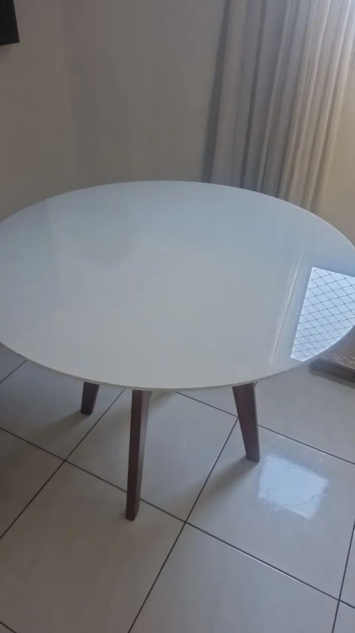 Mesa de Jantar Redonda Moderna (Madeira, Laca e Tampo de Vidro) - Foto 4