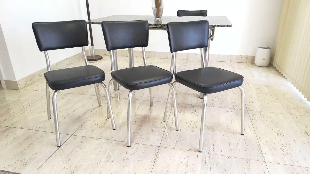 Conjunto de seis cadeiras em aço inox e couro - Foto 2