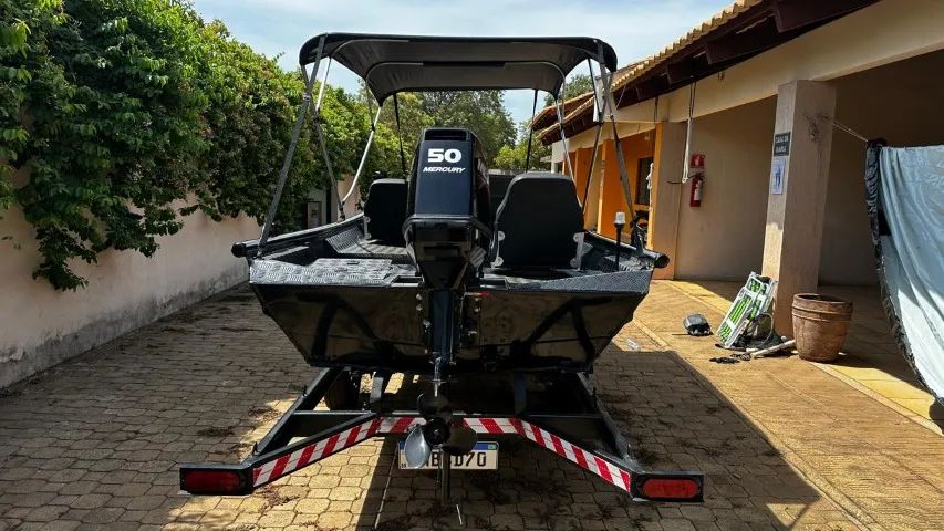 Barco 5,5mt Calaça 1,80 boca + Motor mercury 50 HP Partida elétrica +Carretinha - Kit 2025 - Foto 2