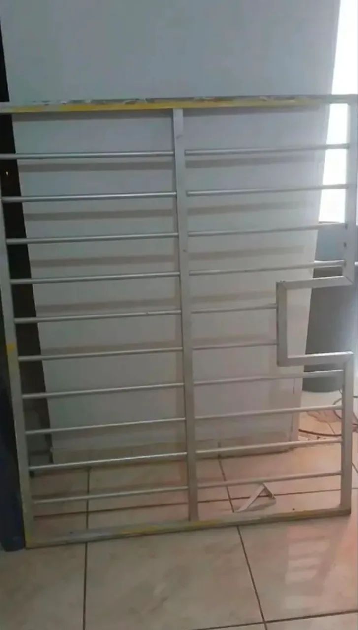 PORTA DE ENROLAR E GRADE DE ALUMÍNIO  - Foto 3