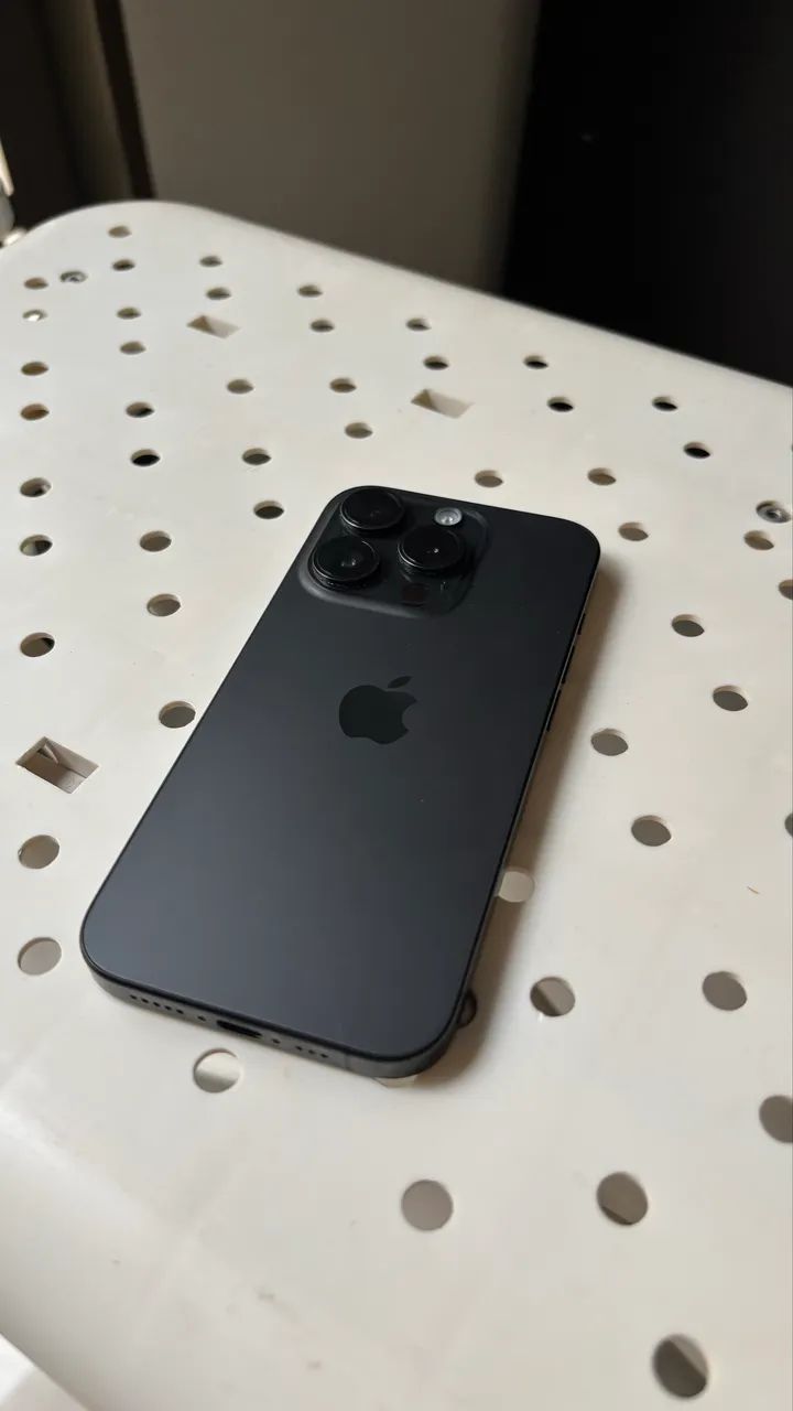 iPhone 15 Pro Titânio Preto - Foto 3