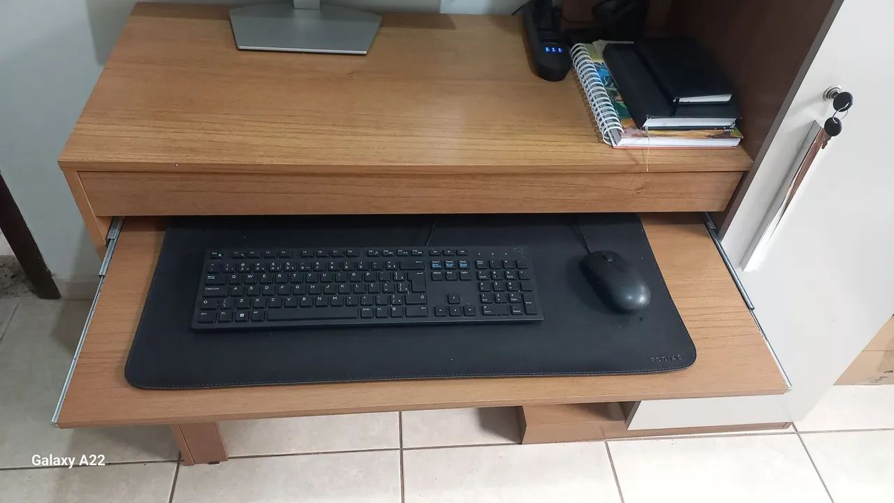 Mesa para computador com armário e gaveta - Foto 4